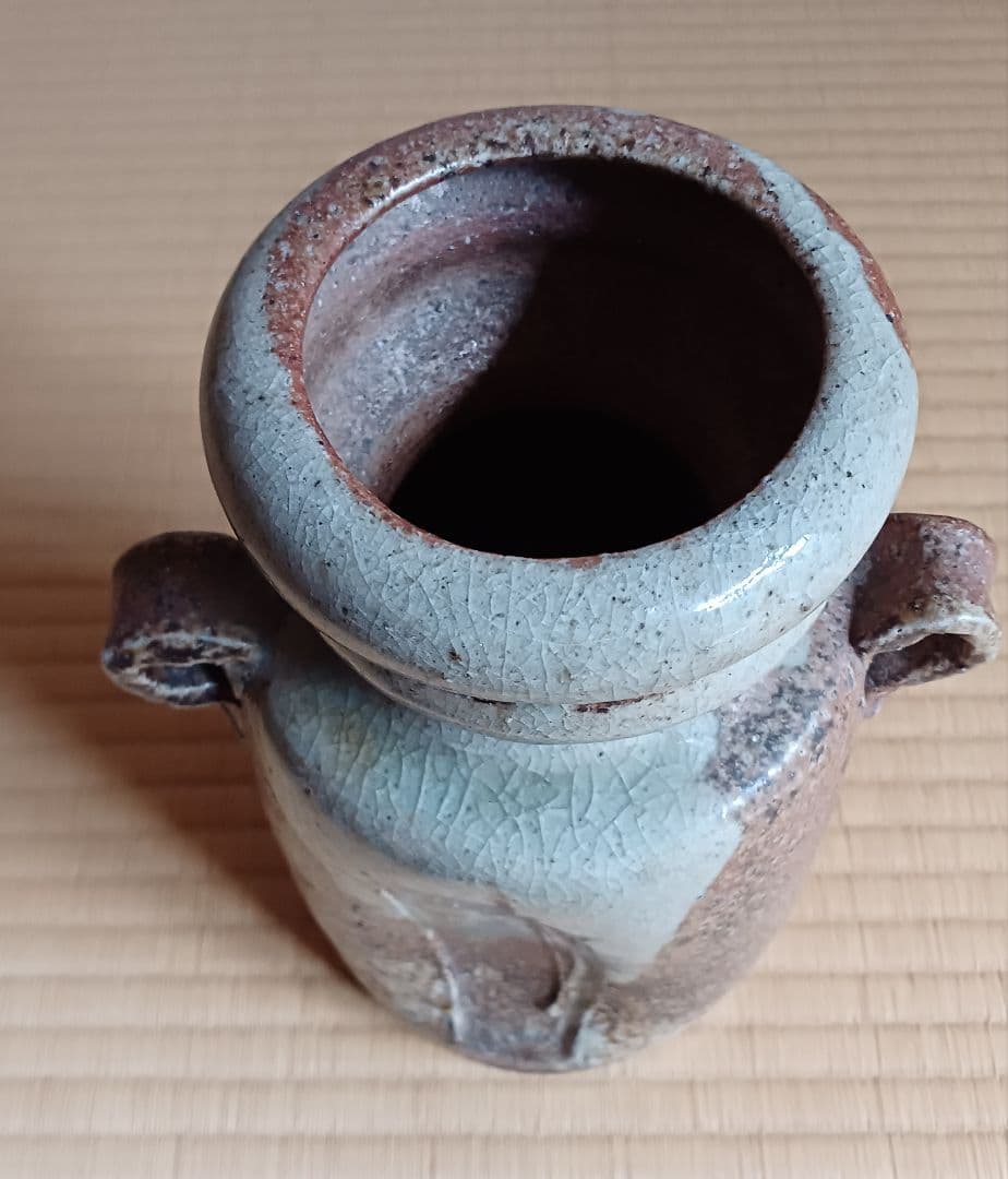 No180　古い信楽焼の双耳花生け