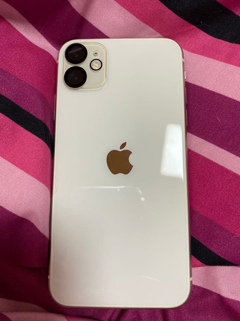 美品Apple iPhone 11 ホワイト 64GB 本体