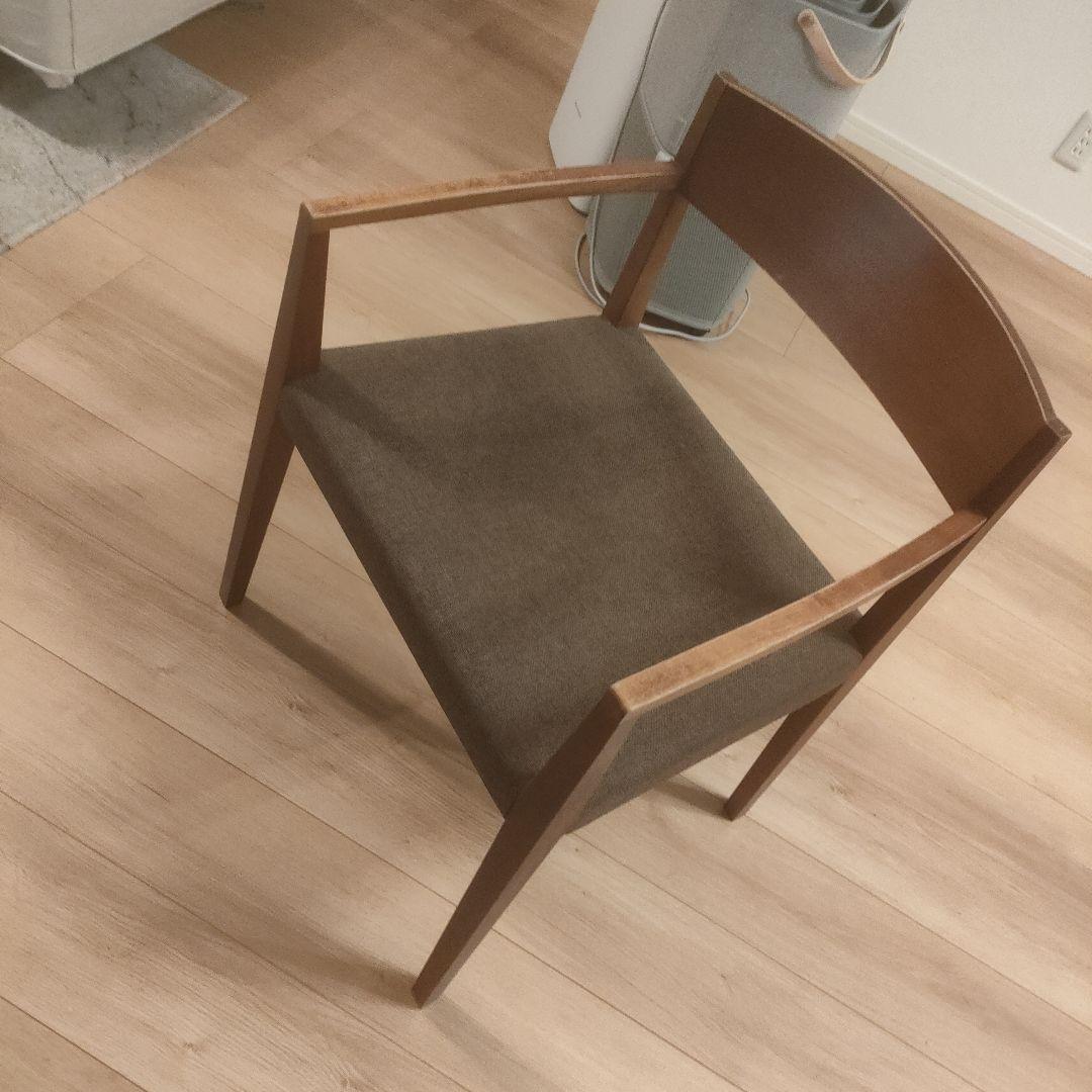 木製アームチェア ブラウン　アルフレックス