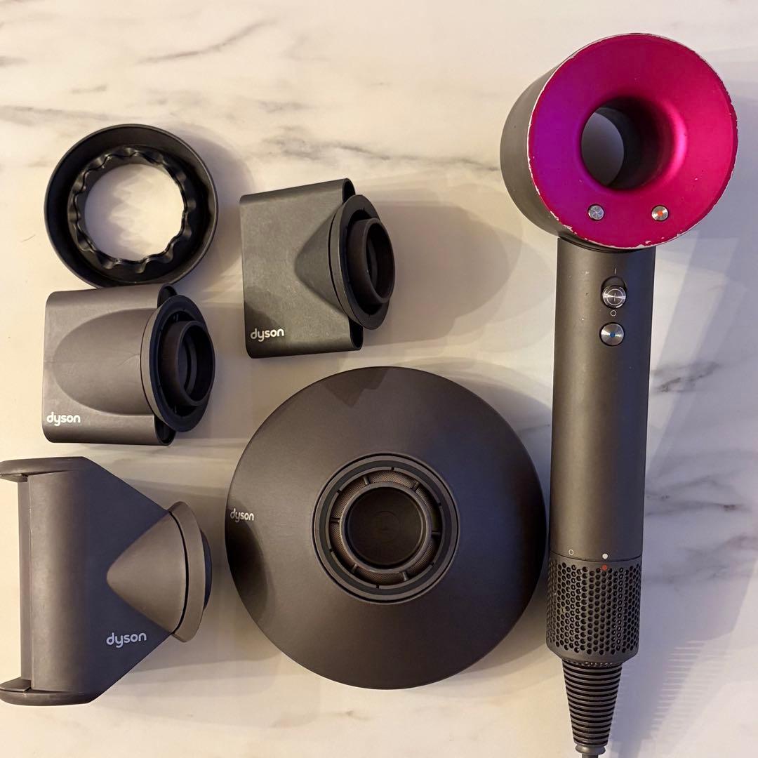 dyson ダイソン ドライヤー　HD-08 付属品付き