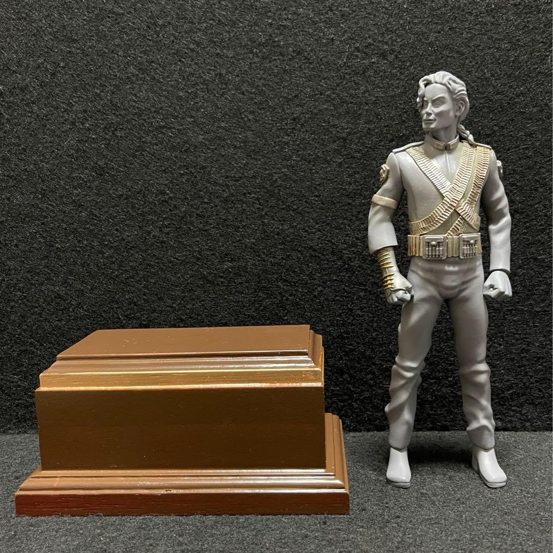 MICHAEL JACKSON マイケル・ジャクソン フィギュア　木製台座付き