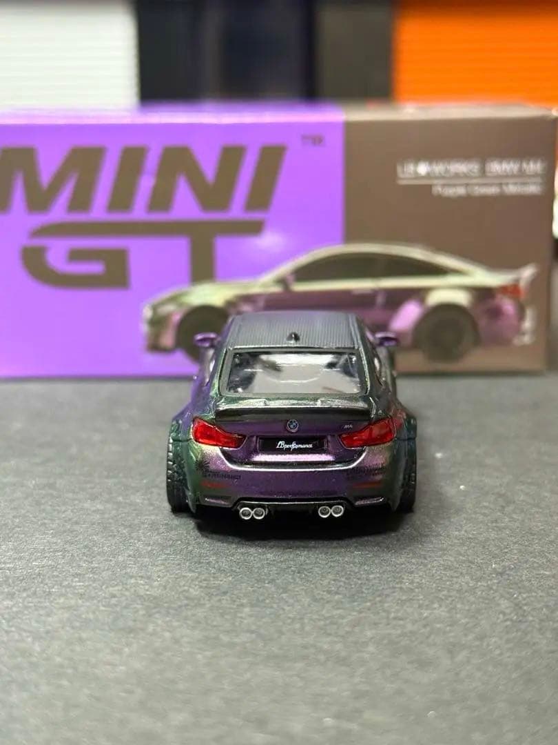 MINI GT LB★WORKS BMW M4 パープルグリーンメタリック