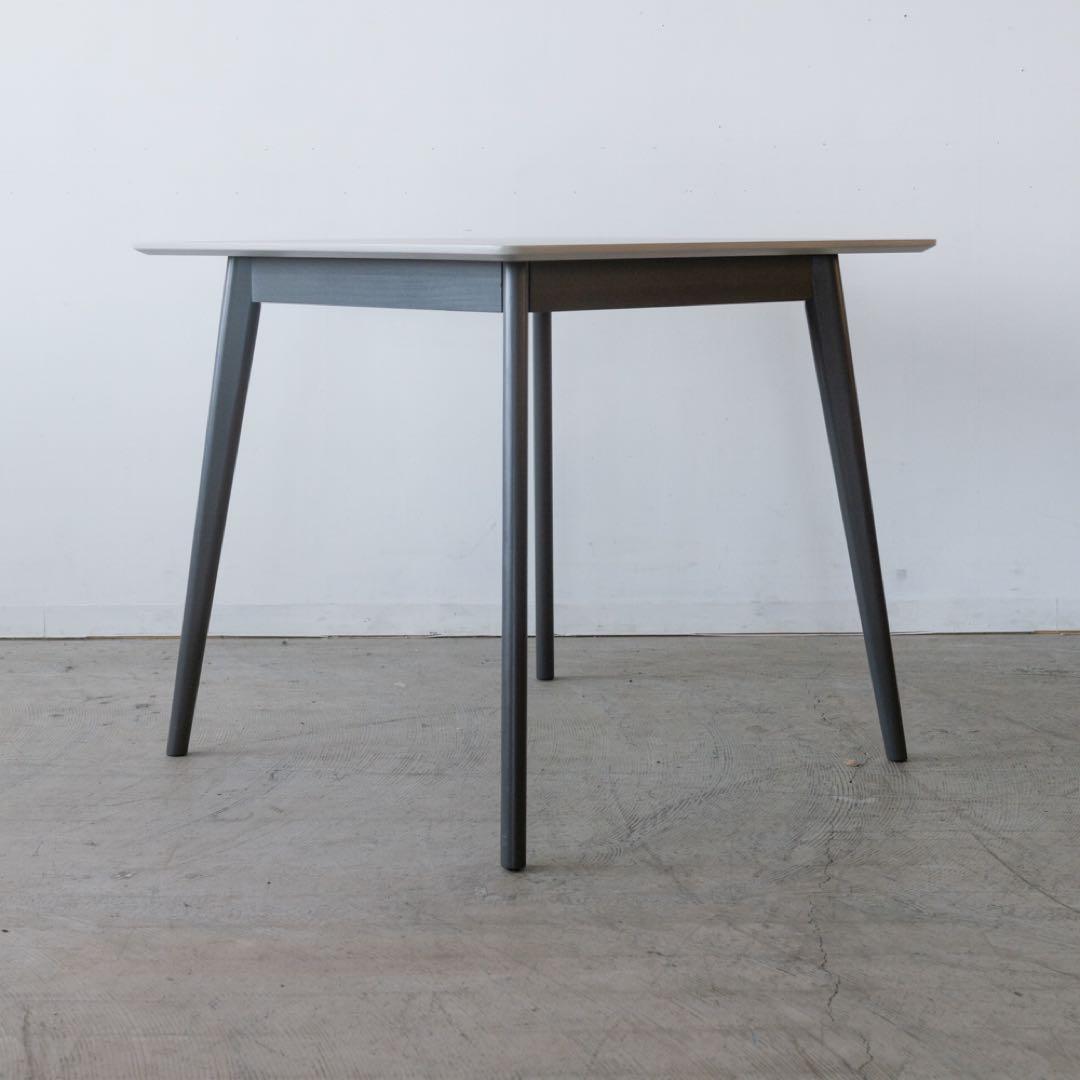 ダイニングテーブル　大理石調