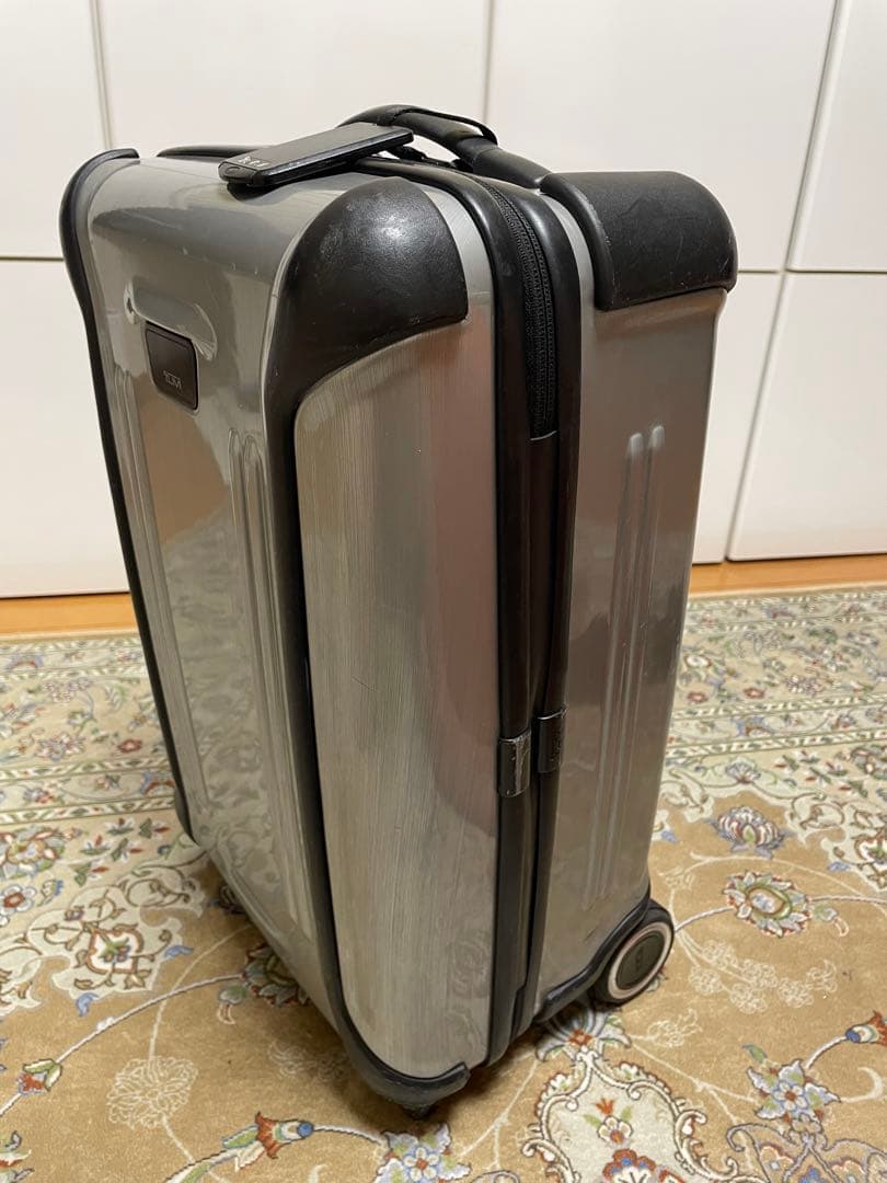 TUMI アルミニウム キャリーケース TSAロック　機内持ち込み 28000D