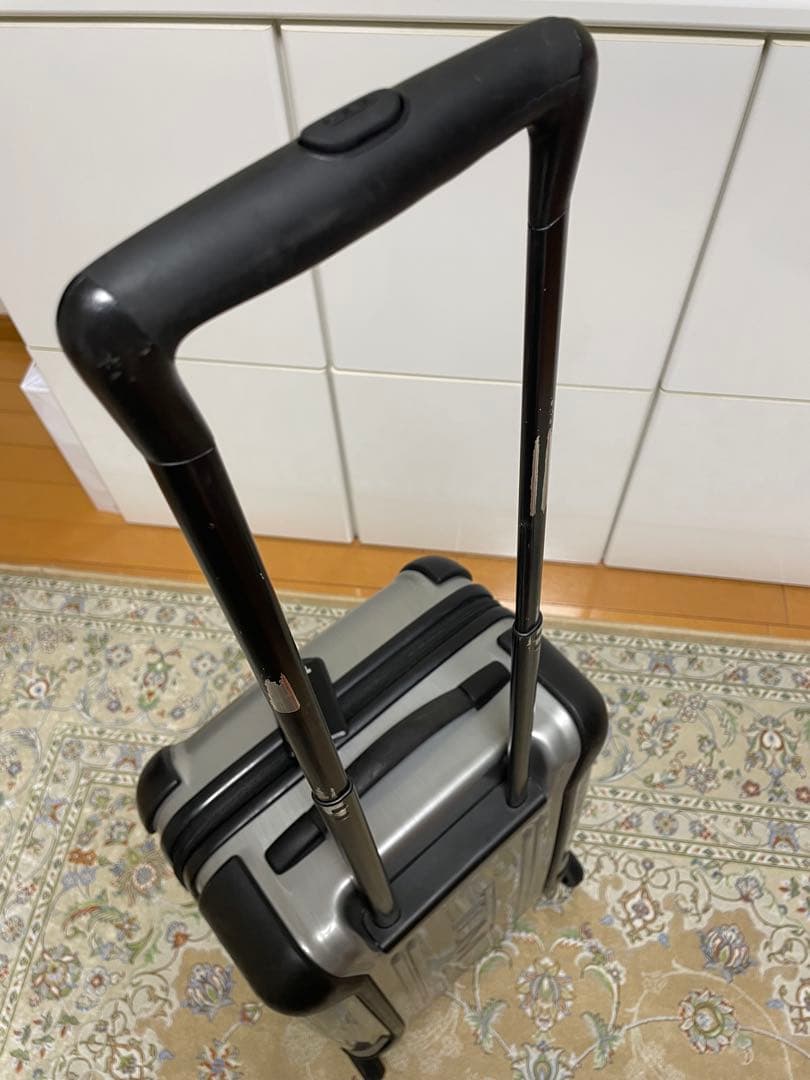 TUMI アルミニウム キャリーケース TSAロック　機内持ち込み 28000D