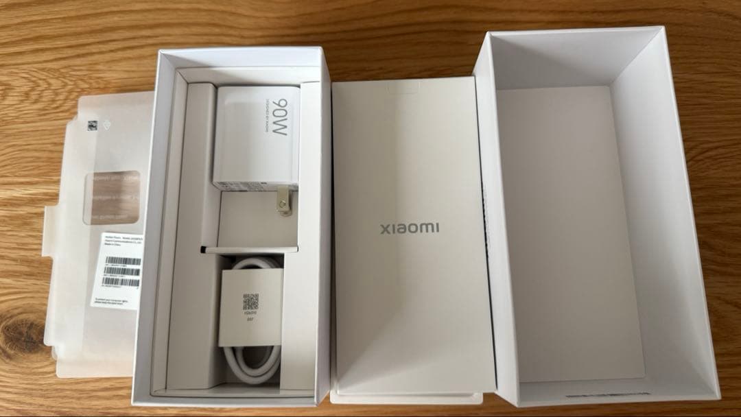 超美品 xiaomi 15 green 12gb ram 256GB