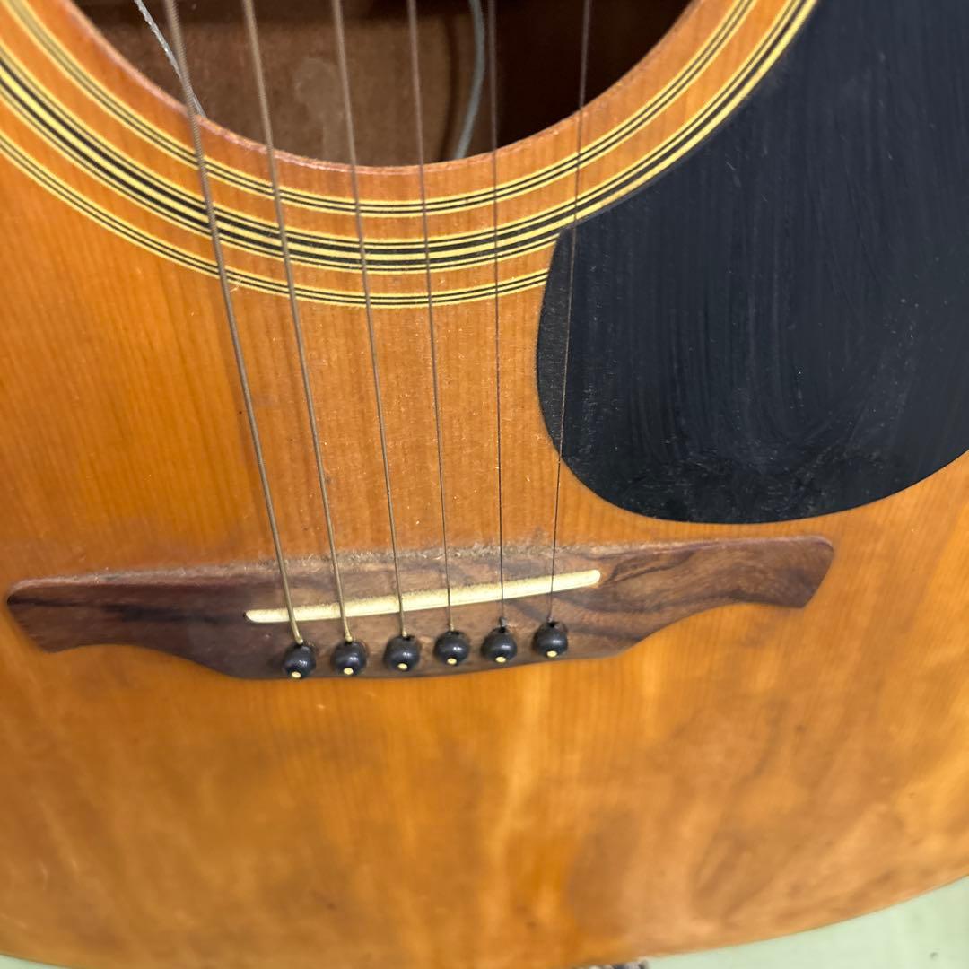 ＄アルバレス　アコースティックギター　弦切れあり