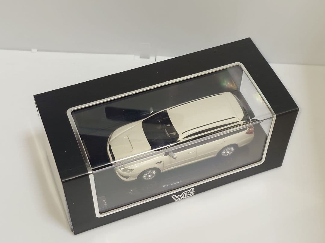 1/43 SUBARU STI S402 WAGON ホワイトパール W262
