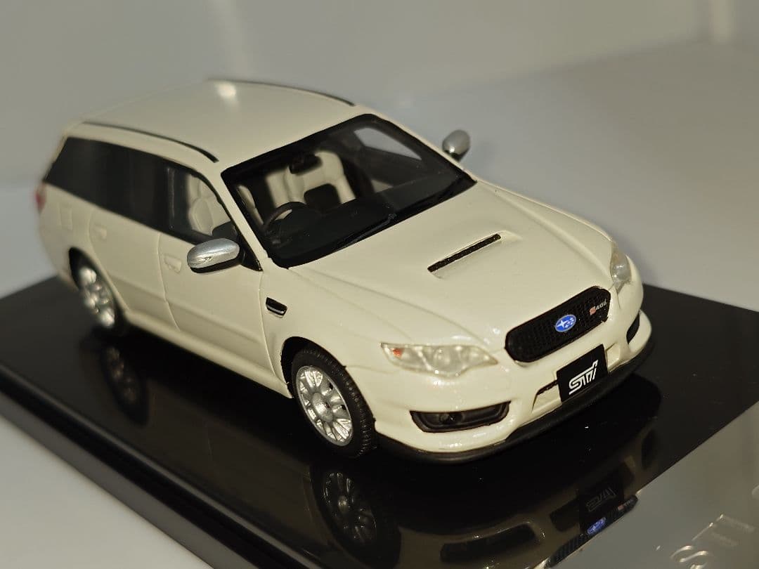 1/43 SUBARU STI S402 WAGON ホワイトパール W262
