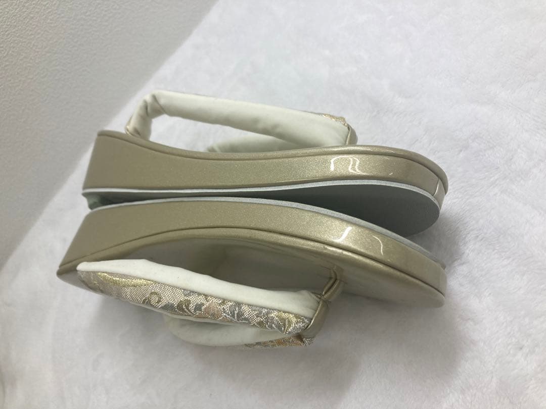 お値下げ　ゴールドの和装用バッグと草履セット