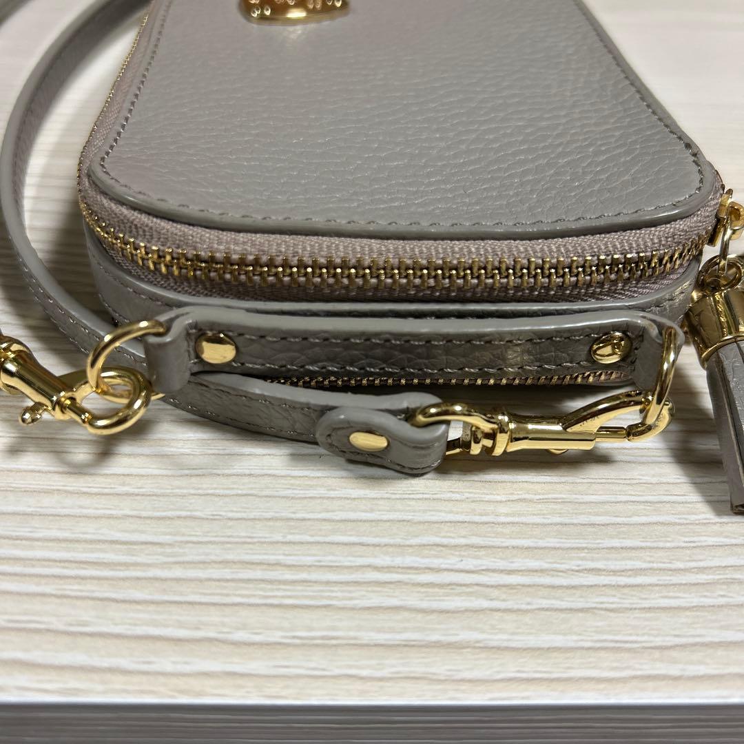 ATAO アタオアミュレット　グレー レザー ショルダーバッグ タッセル付き