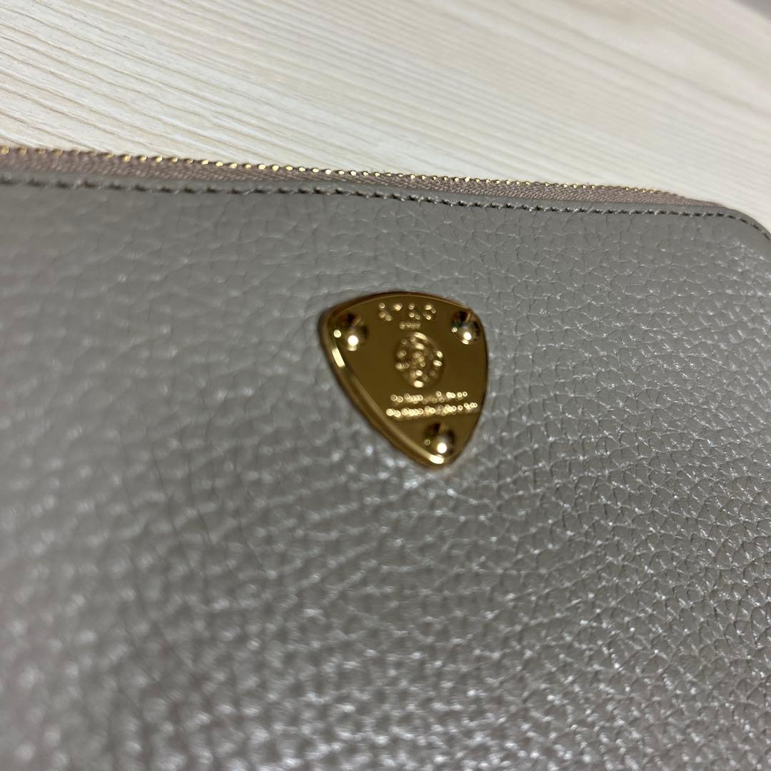 ATAO アタオアミュレット　グレー レザー ショルダーバッグ タッセル付き