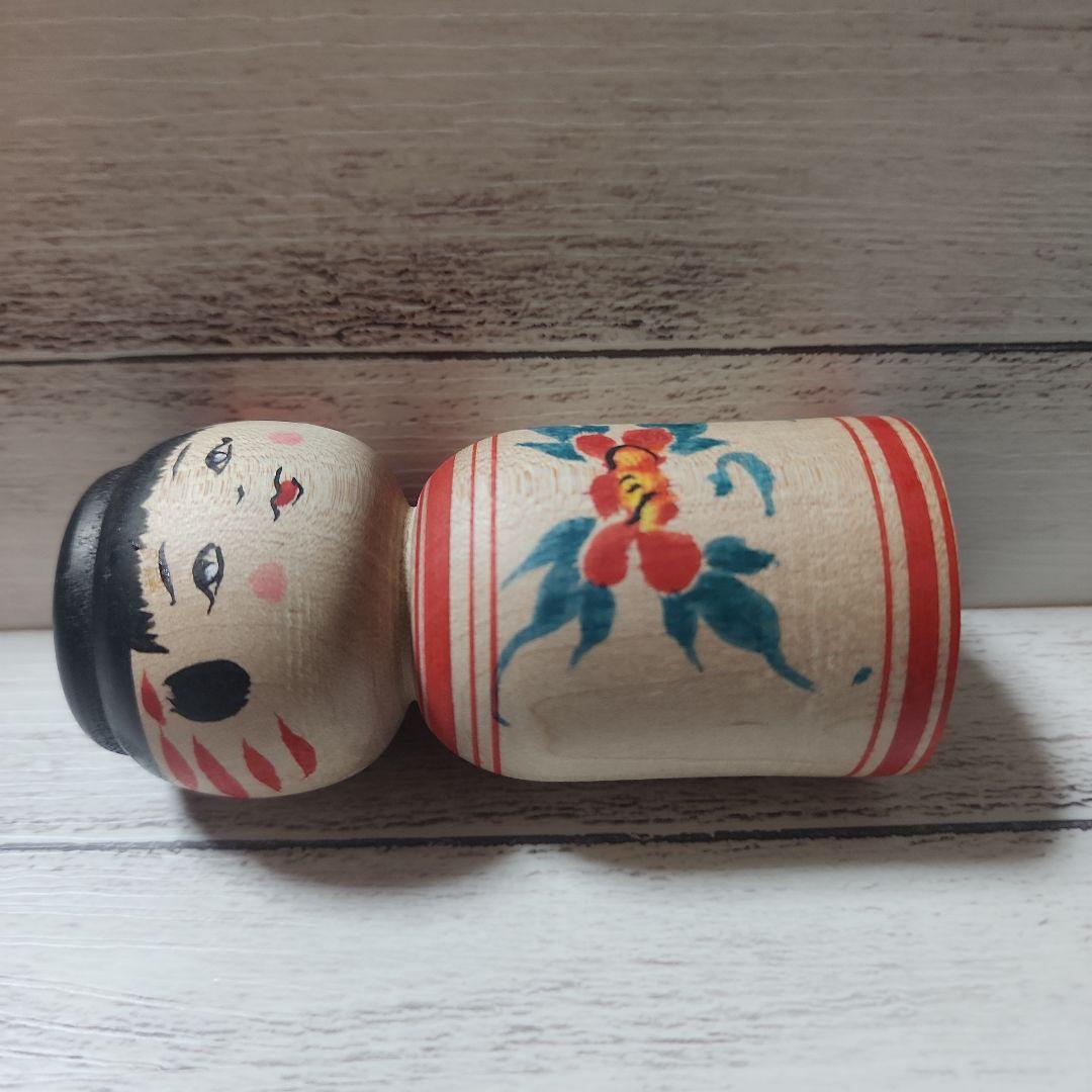 期間限定値下げ　こけし　阿保金光　白い瞳のこけし　高さ約9cm　詳細不明