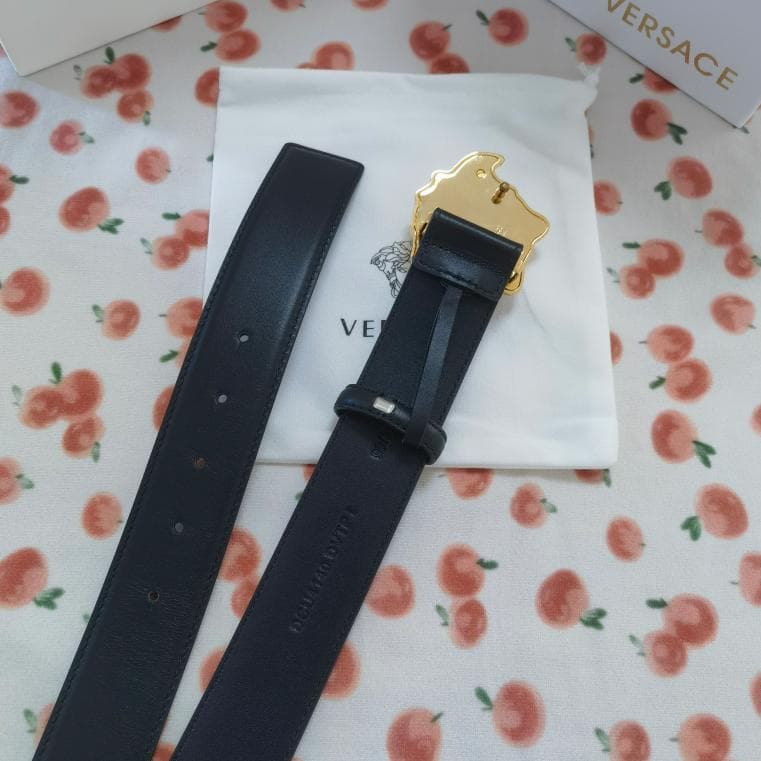 VERSACE ラ メドゥーサ レザー ベルト 110cm