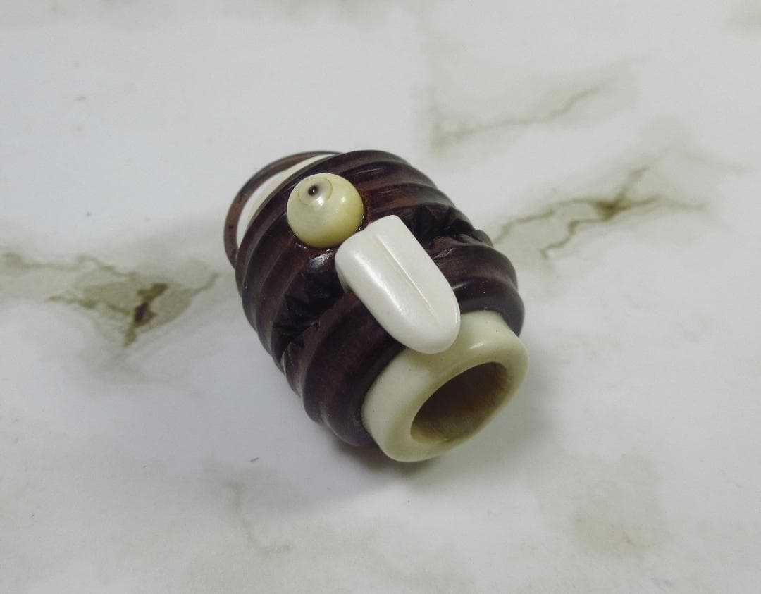 日本妖怪・お化け 「希少銘木・破れ提灯お化け」　　 緒締め 根付・提げ物