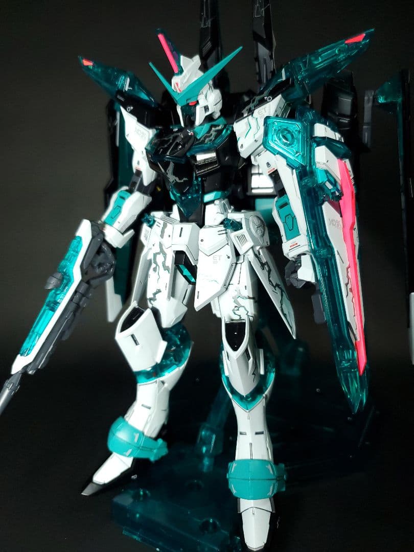 MGガンプラ ジャスティスガンダム 全塗装 クロスコントラスト　初音ミクカラー