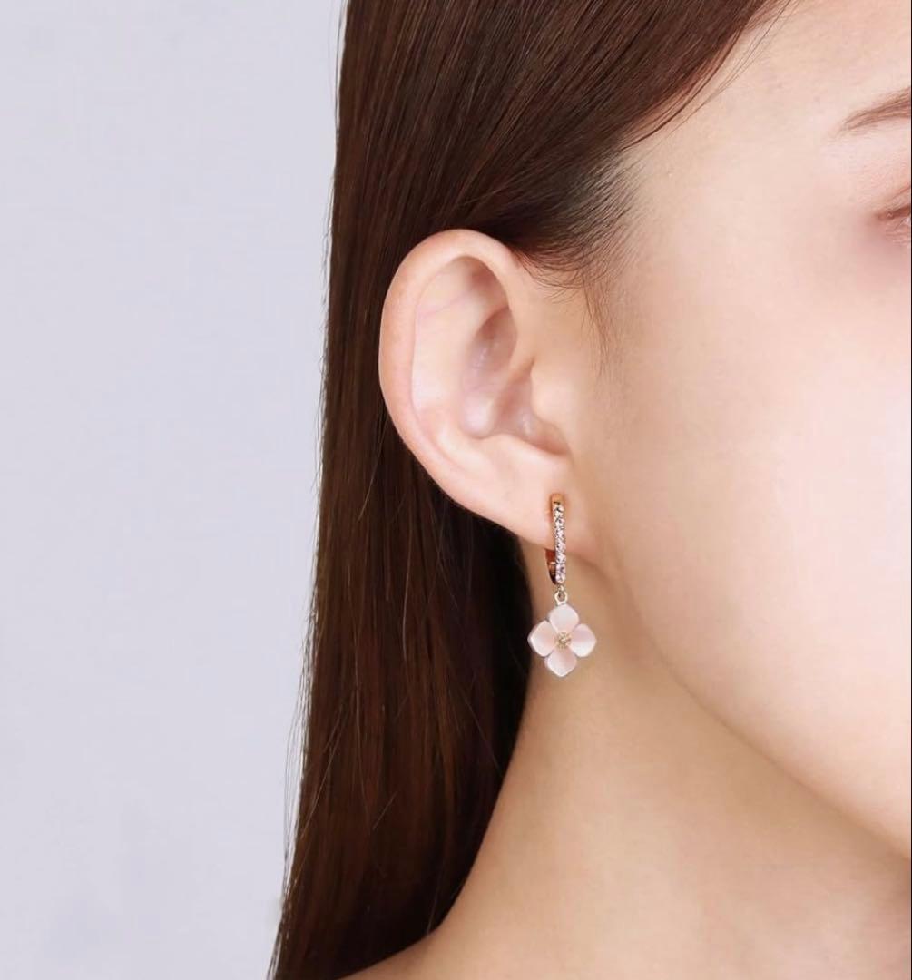 VENDOME BOUTIQUE シェルフラワー ピアス