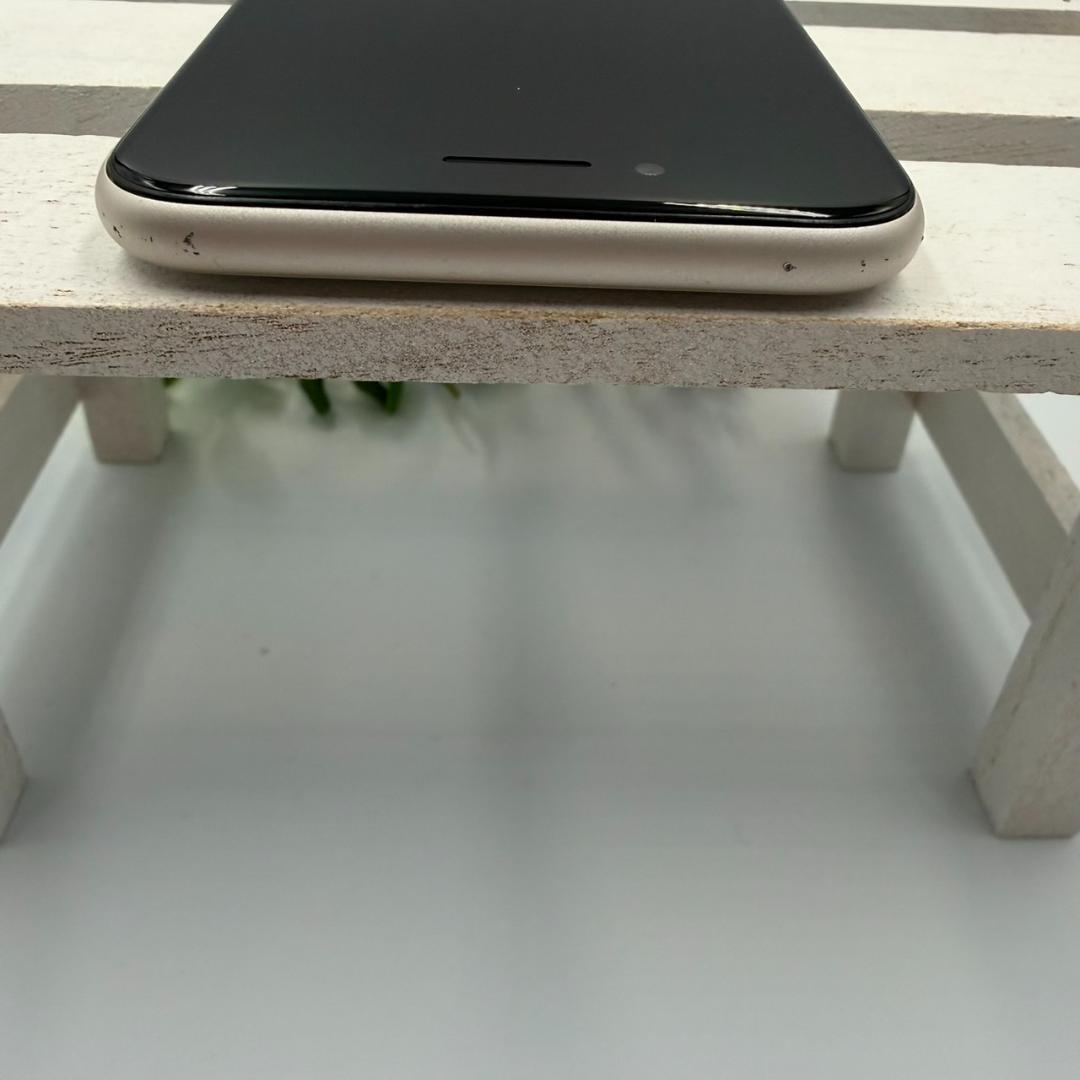 iPhone SE第3世代 64GB スターライト 319