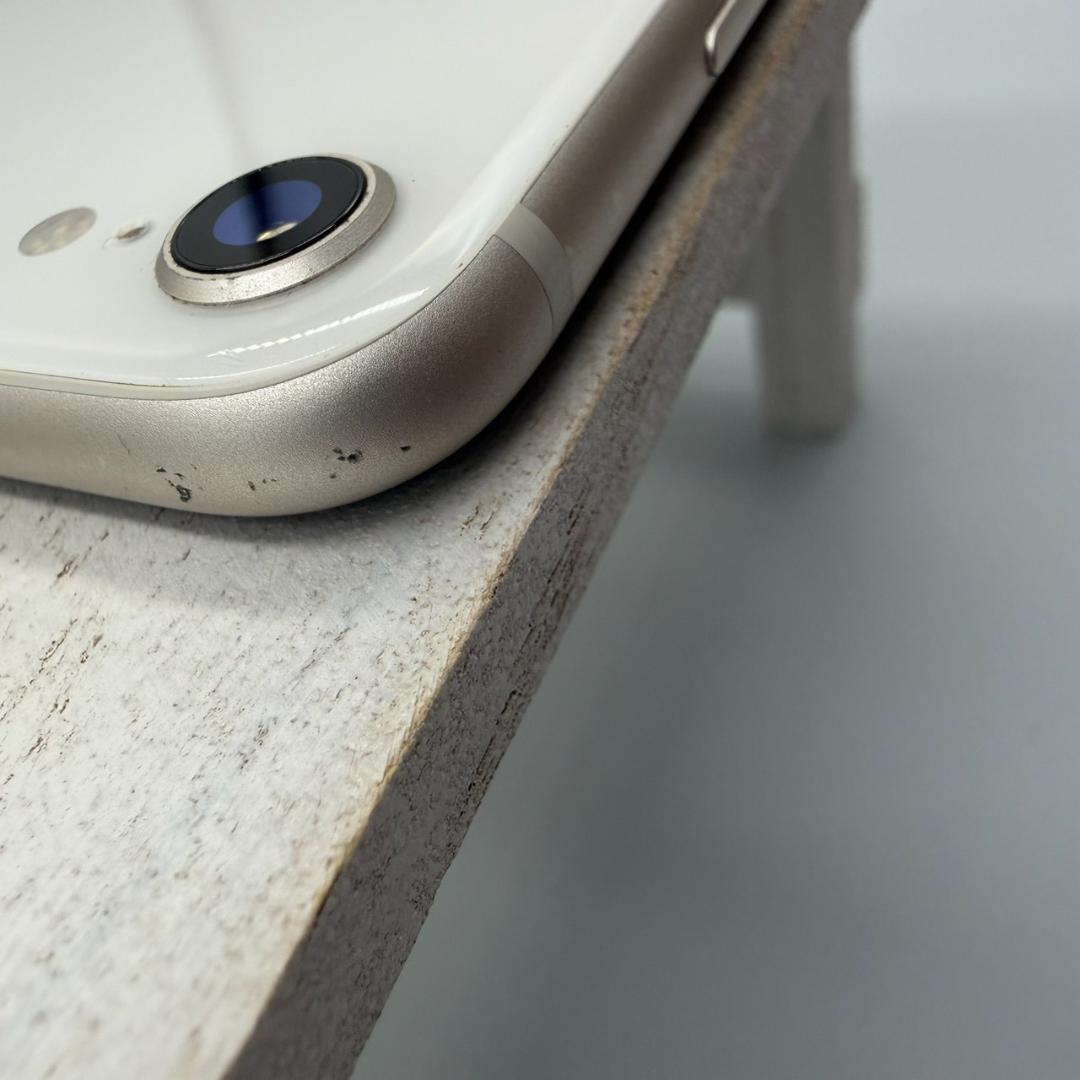 iPhone SE第3世代 64GB スターライト 319