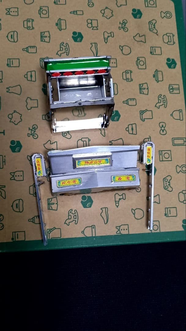 デコトラ　ジャンク品、パーツ・ステッカー詰め合わせ