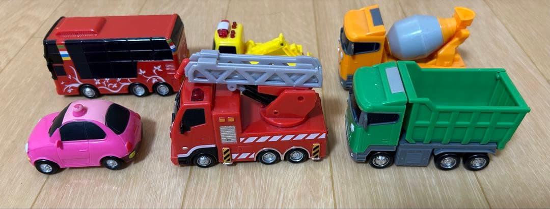 ちびっこバス　タヨ　ミニカー　キャリアカー　セット　TAYO