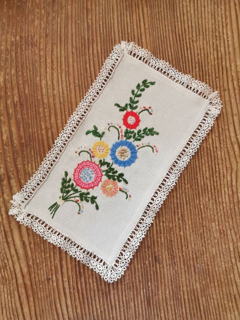 アンティーク フランス ロゼッタの花束 ボビンレース装飾 リネントレイクロス