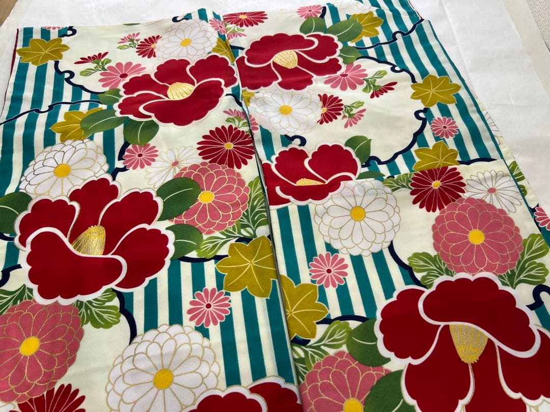 未使用品 ポリ仕立上二尺袖振袖 総柄 ポリ襦袢付き卒業式 成人式③