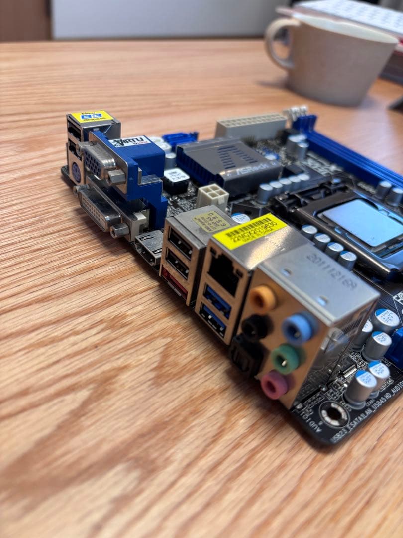 ASRock Z68M-ITX/HT マザーボード + CPU i3 2120T