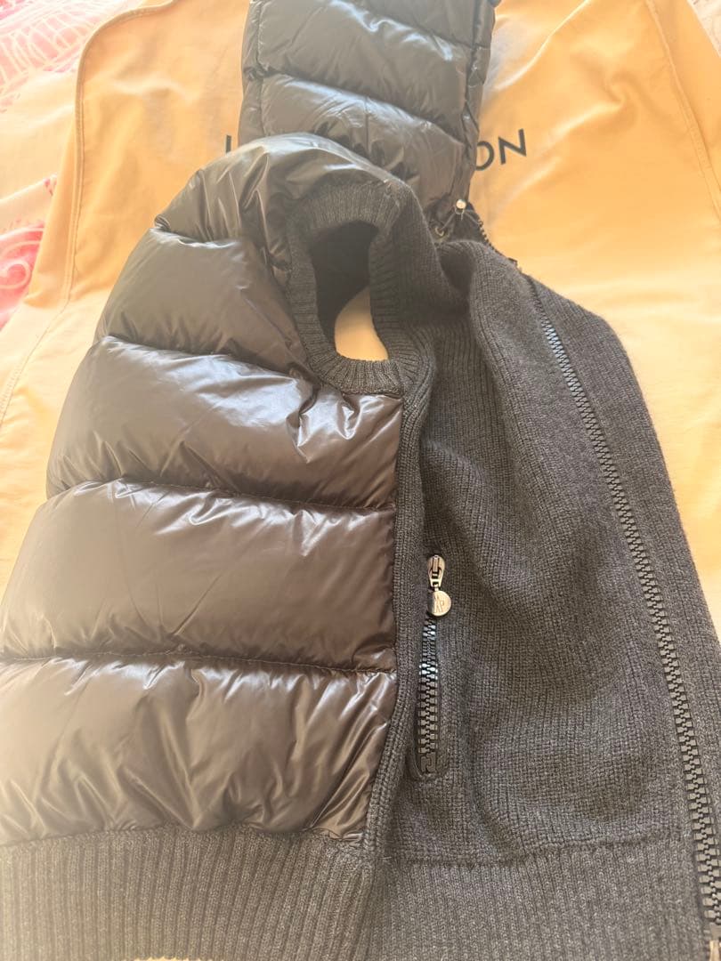 MONCLERニットダウン切り替えベストフード付き美品