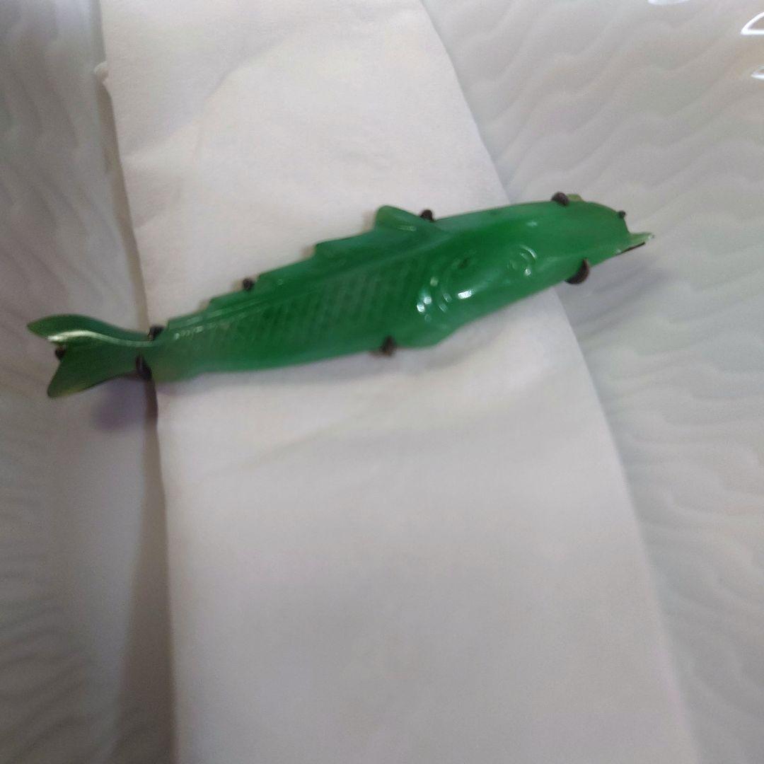 【レトロ】翡翠　ひすい　鯉　ブローチ　 ペンダントトップ　帯留め