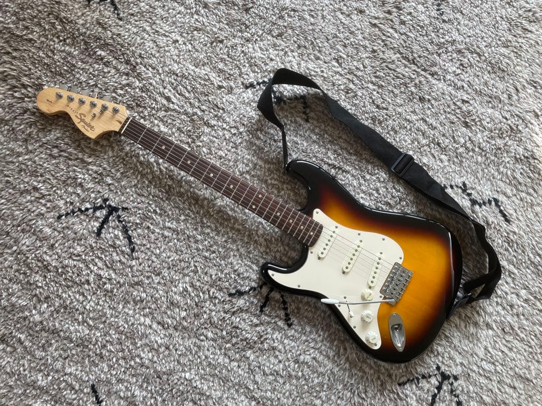 超美品　Squire by FENDER レフティー　ストラト　サンバースト