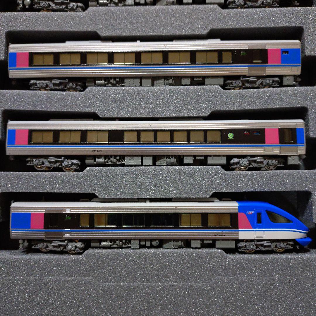 KATO 智頭急行HOT7000系スーパーはくと