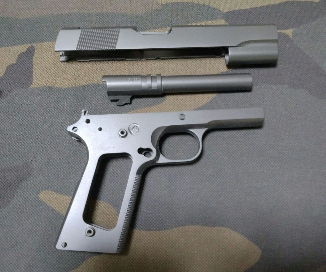 東京マルイ MEU ピストル カスタム バイオハザード　ヴィレッジ風