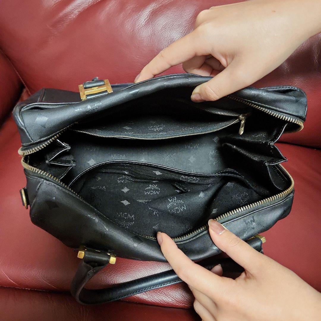 MCM ブラックレザー ハンドバッグ