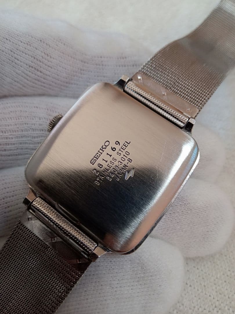 る*】様 SEIKO　アンティーク　機械式自動巻　スクエア型　機能良好　超美品