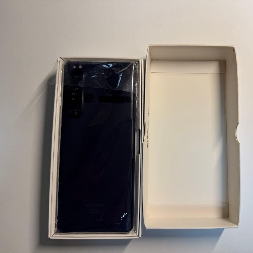 箱・ケース付きDOCOMO版　Xperia 1 iii SO-51B パープル