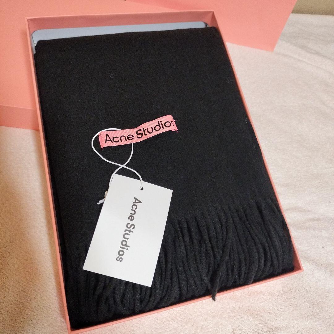 ブラック　男女兼用　Acne Studios 　マフラー フリンジスカーフ