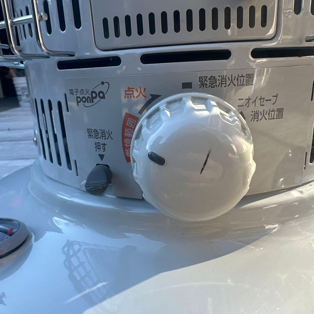 タカチャン　2022年製　トヨトミ 石油ストーブ KS67HW おまけ付き