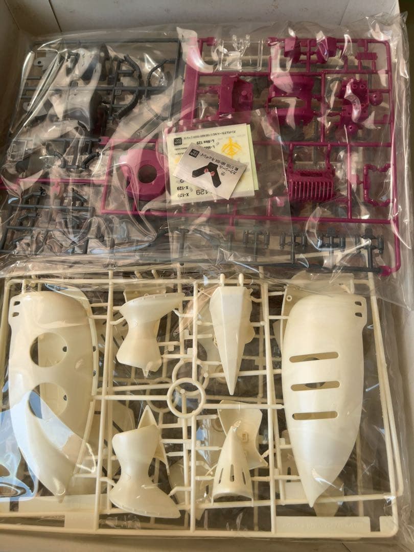 ロボット AMX-004 Qubeley 1/100 MG