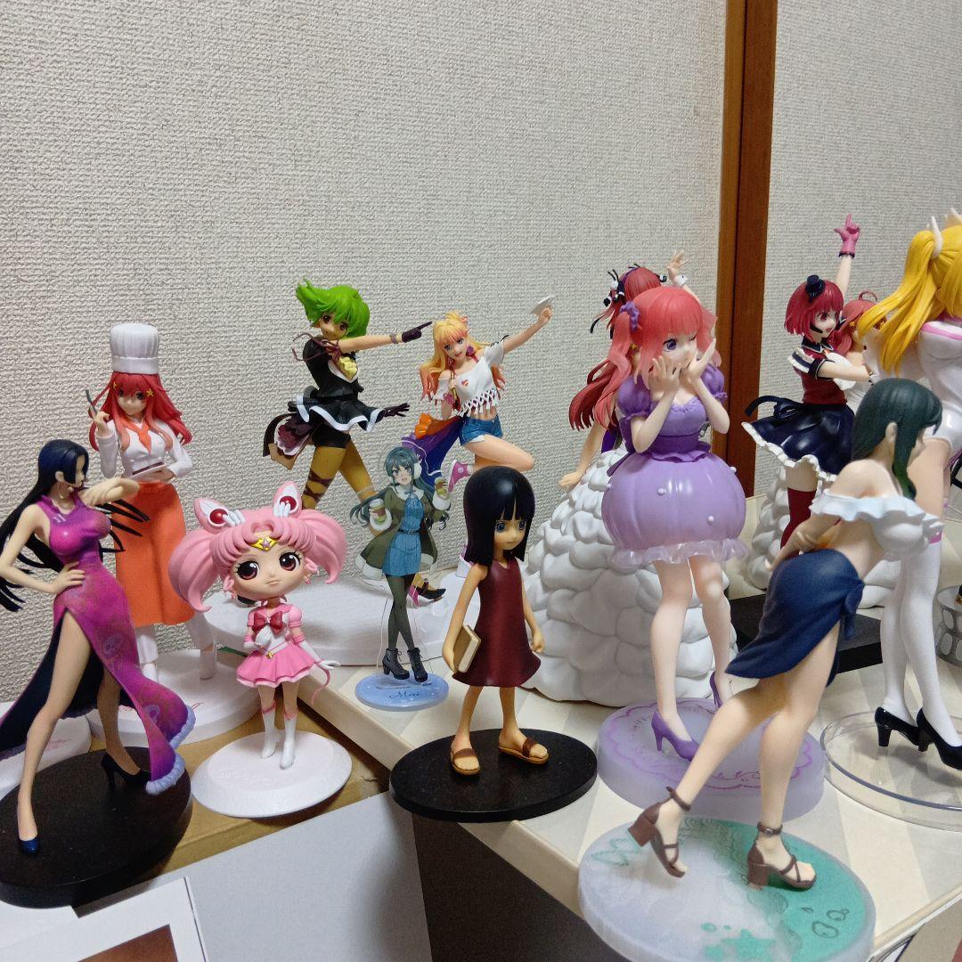 リゼロ美少女フィギュアワンピースウマ娘マクロス他アニメノンジャンルまとめ売り大量