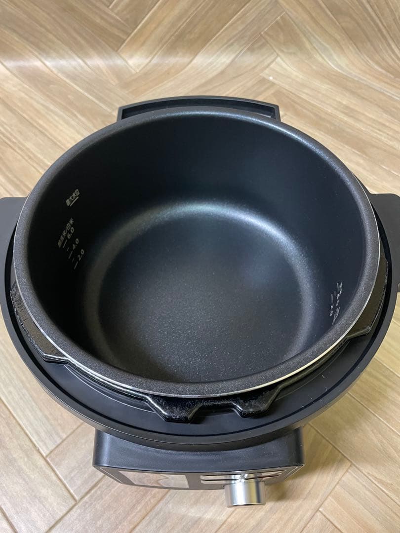【美品】 アイリスオーヤマ 電気圧力鍋　DKPC-MA4-B