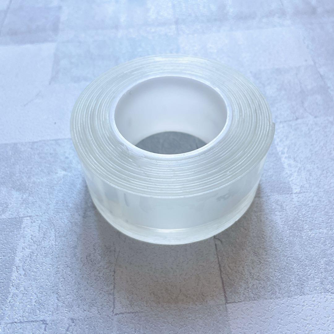 魔法のテープ　両面粘着　水洗い可能　再利用可　長3m×幅3cm×厚さ1mm