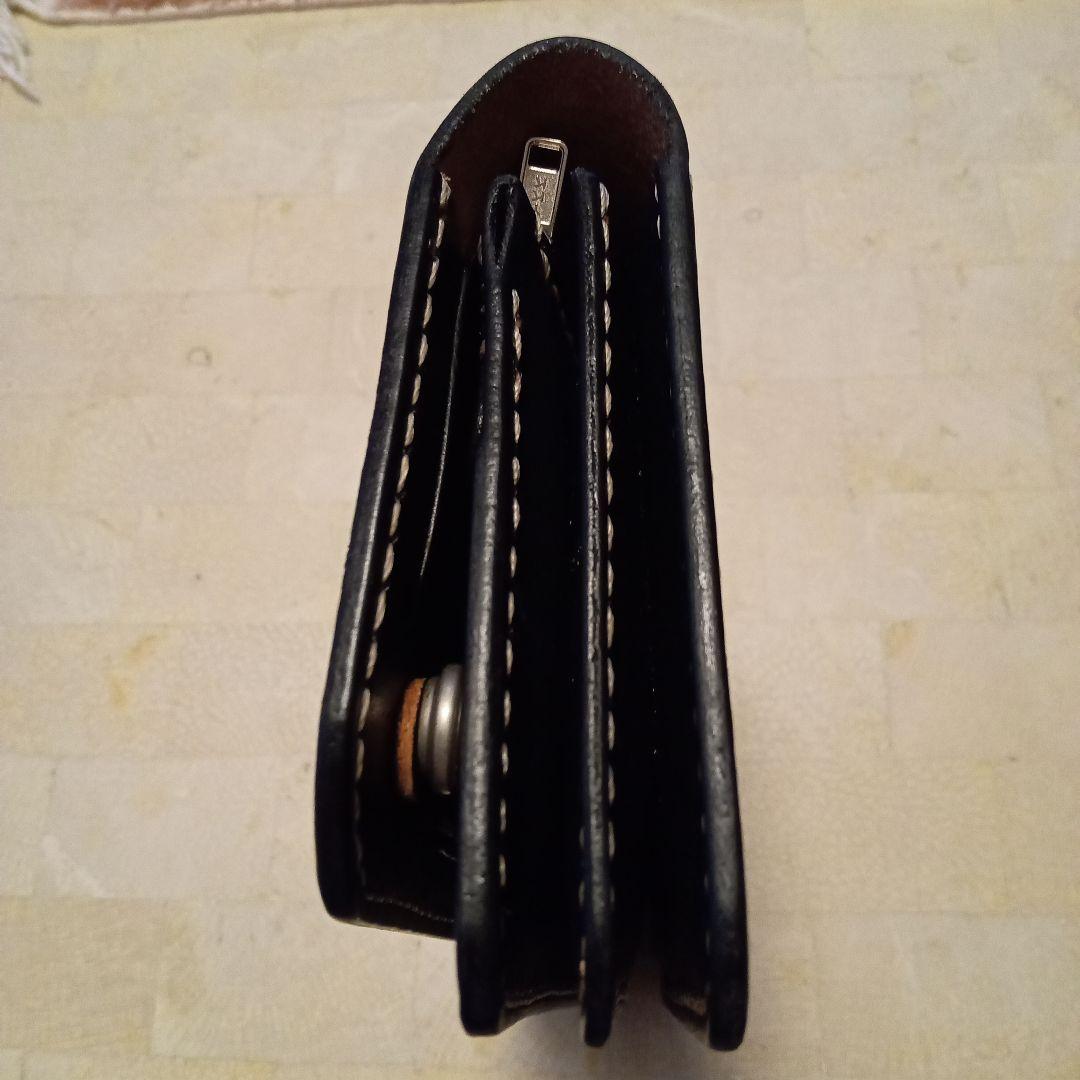 トラッカーウォレット黒レザー二つ折り財布 スタッズ付き