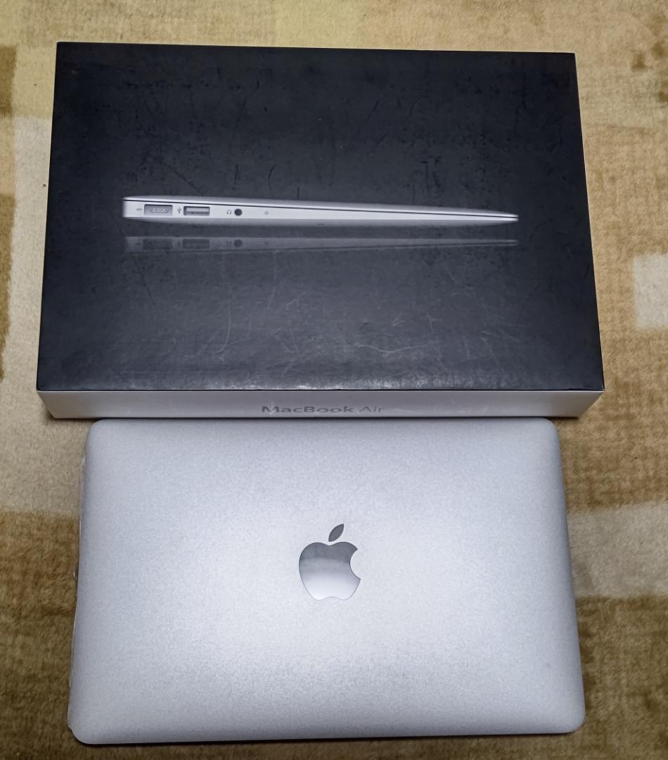 MacBook本体 Macbook AIR 11inch Iate