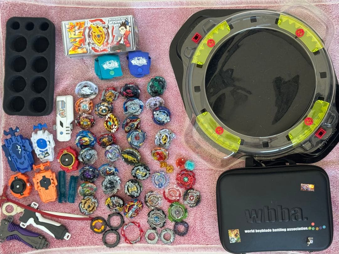 wbba. ベイブレード27個バトルスタジアム付き後諸々