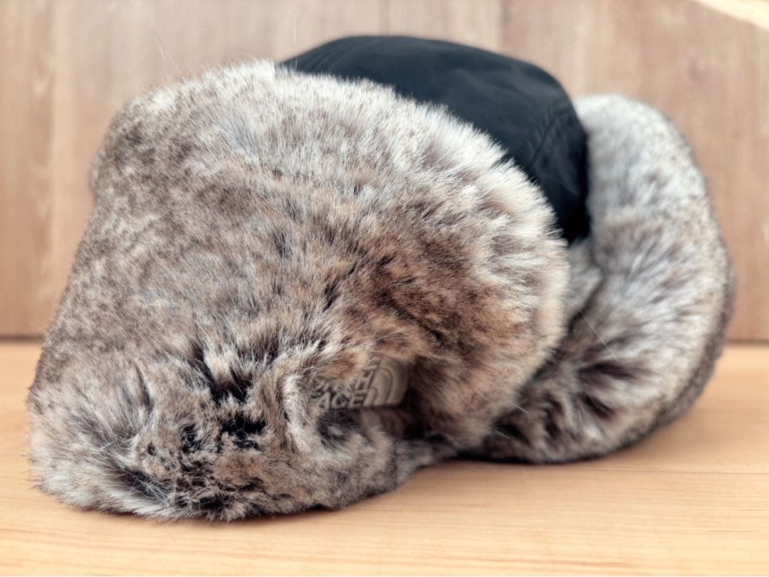 【お正月特価】【新品同様】インサレーションボンバーキャップ ブラック Lサイズ