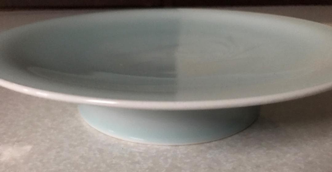 ■ 塚本快示　快山窯（人間国宝） ■　　青白磁 高台鉢 　箱付き