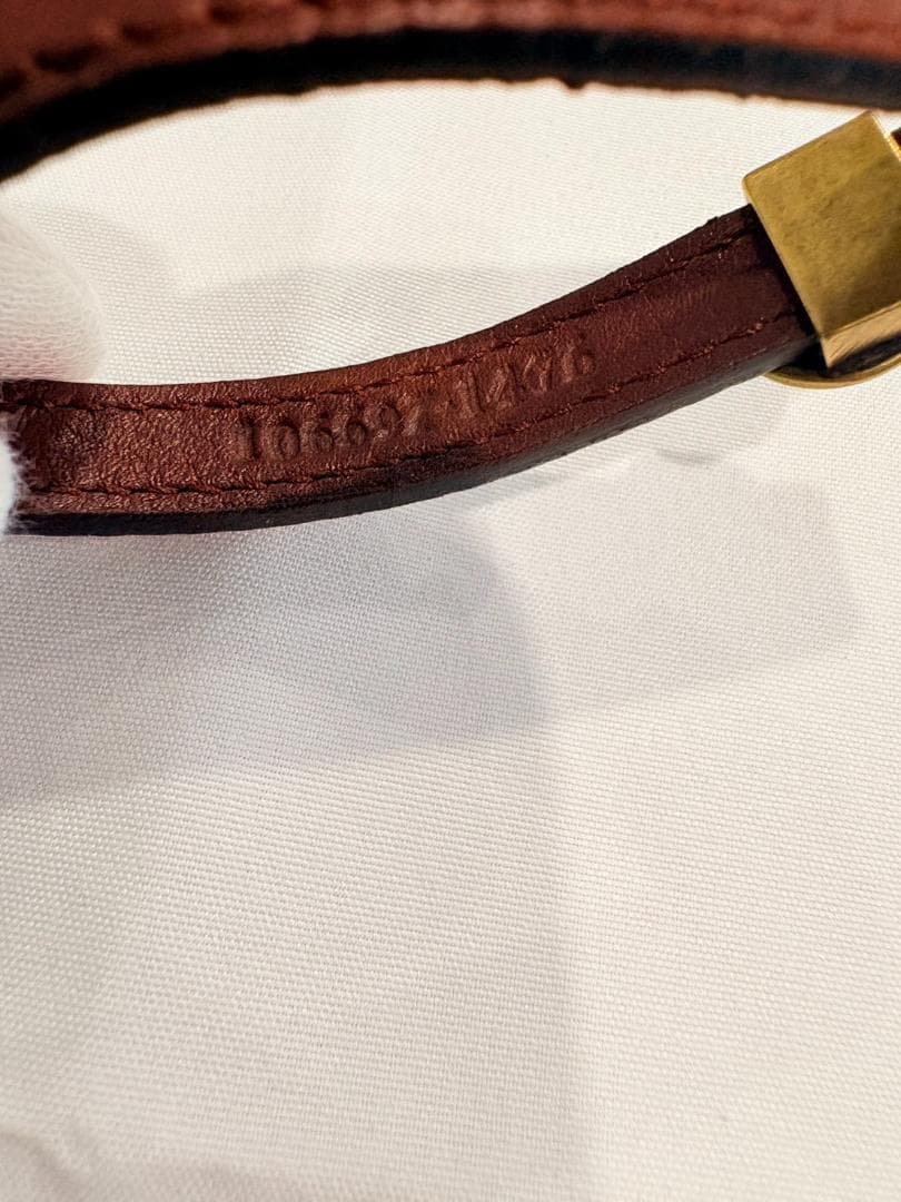 【美品】GUCCI グッチ 携帯ストラップ レザー製