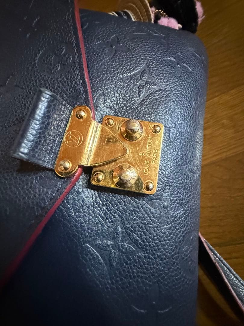 LOUIS VUITTON ショルダーバッグ　ルイヴィトン　メティス