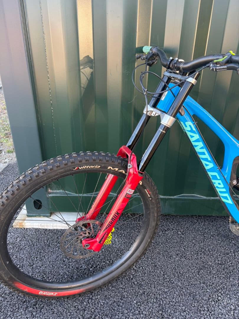 美品　SANTACRUZ　V10 CC 2019年　Mサイズ ダウンヒル